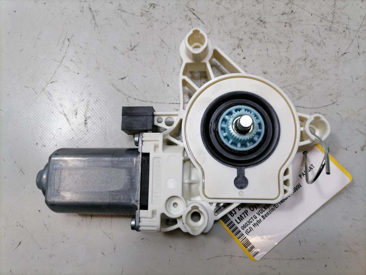 VW Passat B9 original Fensterhebermotor vorn links Bj.2024